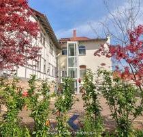 Wohnen mit Stil – Charmante 2-Zi.-Whg. in repräsentativer Villa mit Garten, EBK und PKW-Stellpl. - Mühlhausen (Thüringen)