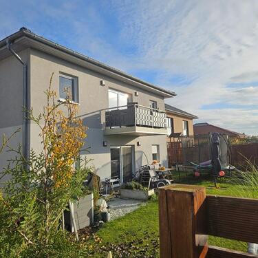 Foto - Zweifamilienhaus 3 Zimmer Wohnung mit Terrasse + Garten