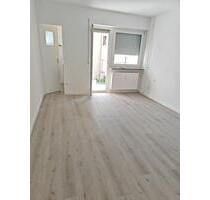 MODERNES 1 ZW STUDIO NEU SANIERT BALKON BAD EBK ZENTRALE LAGE NIEDERRAD FUSSLÄUFIG ROSSMANN EIFLER REWE PENNY TEDI S BAHN LYONERSTR ÖVNP BUSSBAHN BRUCHFELDSTR RUHIGE NÄHE UNI KLINIK SEITENSTRASSE - Frankfurt am Main