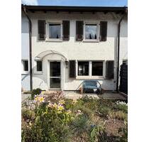 Reihenmittelhaus mit 2 Garagen in Neustadt Weinstraße - Neustadt an der Weinstraße