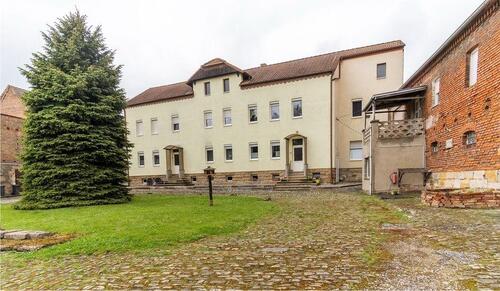 Foto - 10 Zimmer Mehrfamilienhaus, Wohnhaus zum Kaufen in Hohenmölsen