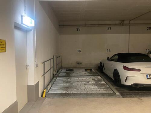 Foto - Tiefgaragen-Stellplatz frei - 135,00&nbsp;EUR Miete,