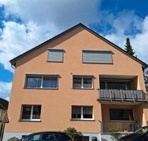 Helle, frisch renovierte Zweizimmer-Dachgeschoß Wohnung - Solingen Wald