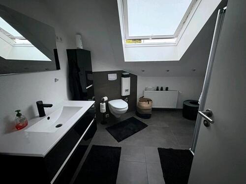 Foto - Ruhige Dachgeschoßwohnung - 881,00 EUR Kaltmiete,