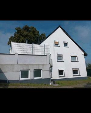Foto - Ländliches Haus zu verkaufen mit DoppelgarageGrube und Kran
