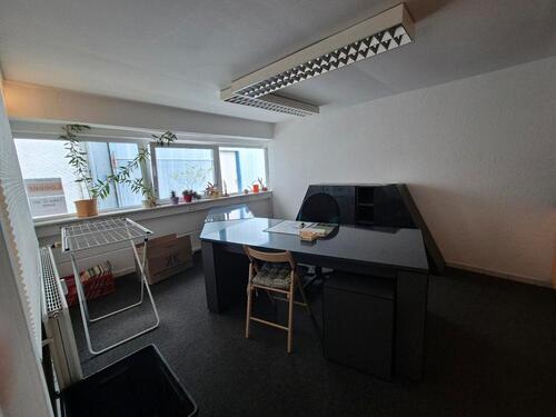 Foto - Braunschweig Flughafen Waggum Büro Lager Halle