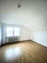 Foto - Gemütliche 3 Zimmer Dachgeschoss Wohnung in Oberhausen zu vermieten