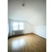 Gemütliche 3 Zimmer Dachgeschoss Wohnung in Oberhausen zu vermieten