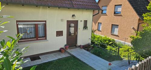 Foto - Ein- Zweifamilienhaus mit großem Garten