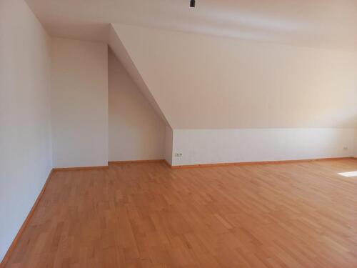 Foto - Dachgeschosswohnung - 654,00&nbsp;EUR Kaltmiete, ca.&nbsp; 88,00&nbsp;m&sup2;