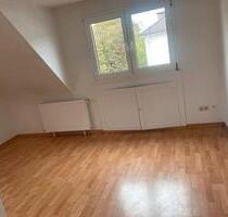 Dachgeschosswohnung - 800,00&nbsp;EUR Kaltmiete, ca.&nbsp; 48,00&nbsp;m&sup2; in Neu-Isenburg (PLZ: 63263)