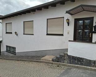 EigentumswohnungWohnhaus - 230.000,00&nbsp;EUR Kaufpreis, ca.&nbsp; 180,00&nbsp;m&sup2; in Kruft (PLZ: 56642)