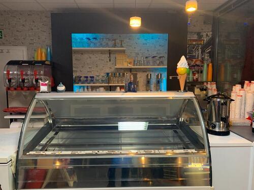 Foto - EIS CAFÉ & BEKEREI ECKE MIT SCHANK GASTSTÄTTE . Eissaison beginnt