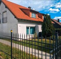 Zweifamilienhaus 220qm Wohnfläche, 794qm Grundstück, 2 Wohnungen - Haßfurt