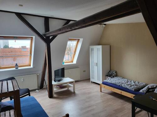 Foto - gemütliche 1-Zimmer-DG-Wohnung - 400,00 EUR Kaltmiete, ca.  33,00 m²