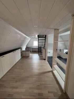 Foto - Neuwertige 1,5 Zimmer-Wohnung mit Einbauküche