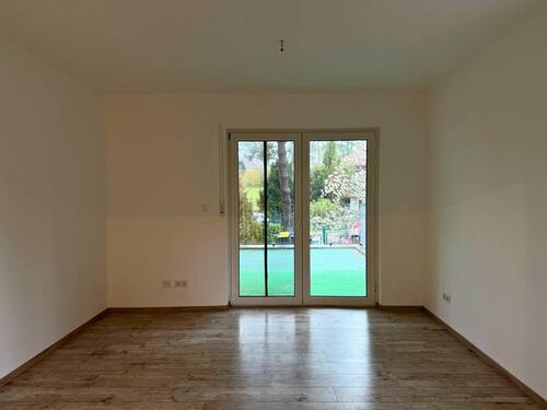 Foto - Geräumige 2-Zimmer-Wohnung mit TERRASSE und EBK in Schönwalde