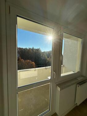 Foto - HELL & OFFEN: 3-Zimmer mit Balkon & 65 Zoll Fernseher (kostenlos)