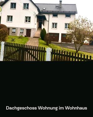 Foto - gemütliche 3 Zimmer Dachgeschoss Wohnung mit Garage und Garten