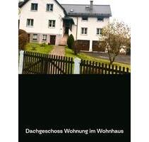 gemütliche 3 Zimmer Dachgeschoss Wohnung mit Garage und Garten - Katzhütte