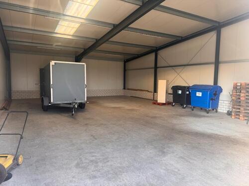 Foto - Halle, Lager 150 Quadratmeter in Tweelbäke