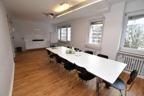 Foto - Arbeiten, wo die Stadt pulsiert – flexible Bürofläche direkt am Ebertplatz!