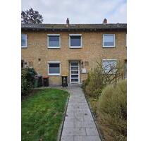 Modernisiertes Reihenhaus mit 4 Zimmern in Hamburg-Neugraben