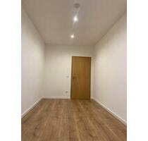 Schönes helles Zimmer in 6er-WG direkt am Hauptbahnhof– 420€ warm - Bayreuth City