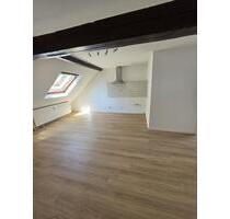 Renovierte 1-ZKB DG Wohnung in Saarbrücken-St. Arnual Nähe Markt