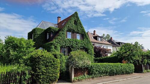 Foto - Altes Haus mit moderner Technik, großer Garten oder Bauplatz