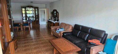 Foto - Große 3 Zimmer Wohnung 107 m², Einbauküche, Balkon, Stellplatz