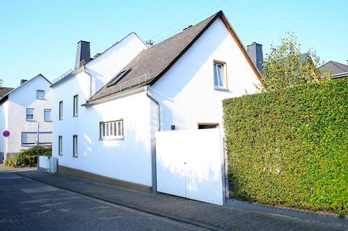 Foto - Liebevoll saniertes Einfamilienhaus in Elz