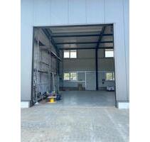 Stellplatz in beheizter Halle auch für LKW Womo geeignet - Wörth am Main