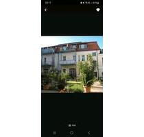 Anspruchsvolle 2-Zimmer-Wohnung mit Balkon im Stadtzentrum - Buckenhof