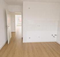 Sanierte 3ZKB Wohnung mit Balkon und Garage - Pirmasens