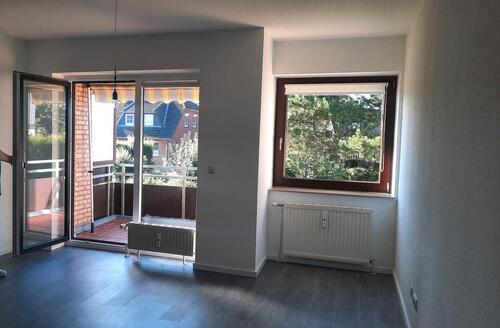 Foto - In 23730 Neustadt: Helle, neuw. 2-Z-Wg. EBK, Balk, Gar., EBS