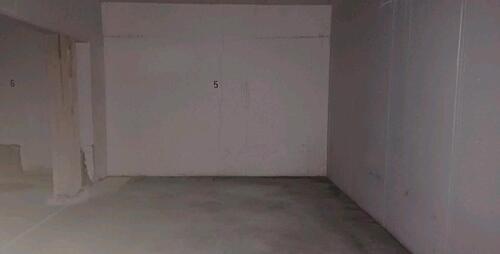 Foto - Tiefgaragenstellplatz - 60,00 EUR Miete,