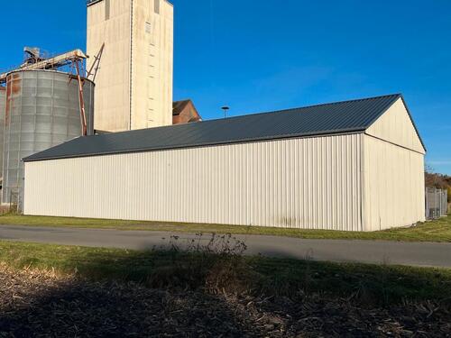 Foto - Halle zu vermieten - 700,00 EUR Kaltmiete,