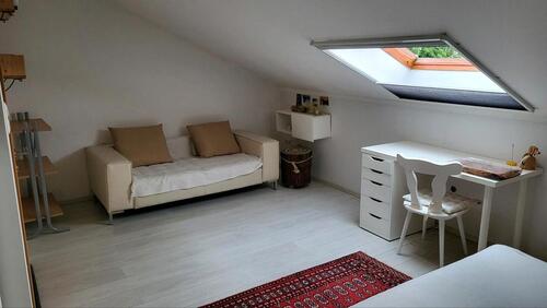 Foto - Gemütliche 35qm DG Zimmer - 900,00&nbsp;EUR Kaltmiete, ca.&nbsp; 35,00&nbsp;m&sup2;