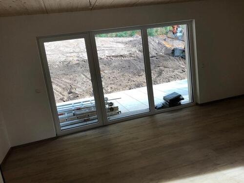 Foto - 2 Zimmer, EBK, Bad und große Terrasse ins Grüne