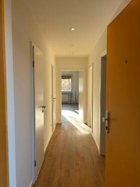 Foto - Kernsaniert & hell: 2-Zi.-Wohnung mit Balkon & modernem Bad