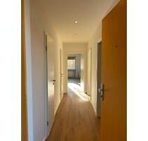 Kernsaniert & hell: 2-Zi.-Wohnung mit Balkon & modernem Bad - Nürnberg Erlenstegen