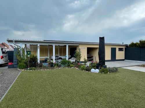 Foto - Bezugsfertige DHH mit Pool, Sauna & Top-Energieeffizienz