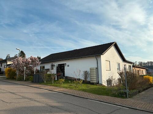 Foto - Haus zu verkaufen - 395.000,00&nbsp;EUR Kaufpreis, ca.&nbsp; 179,00&nbsp;m&sup2;