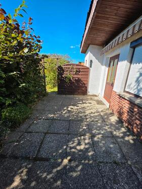 Foto - Pachtgarten mit massiver Laube in ruhiger Lage