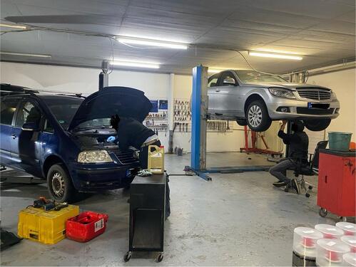 Foto - KFZ Hobbywerkstatt, Mietwerkstatt, Hebebühne mieten