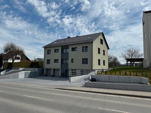 Foto - 4 Zi. DG-Wohnung mit Einbauküche *kernsaniert* Erstbezug in Staig