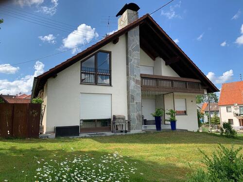 Foto - Freistehendes Zweifamilienhaus mit großem Grundstück von privat