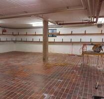 Perfekt für Handwerker! Büro mit Ausstellungsfläche, großem Lagerraum mit Lastenaufzug - Bergisch Gladbach Gronau