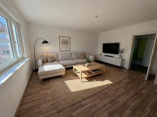 Foto - Frisch renovierte 3-Zimmer-Wohnung mit Balkon und schicker EBK!